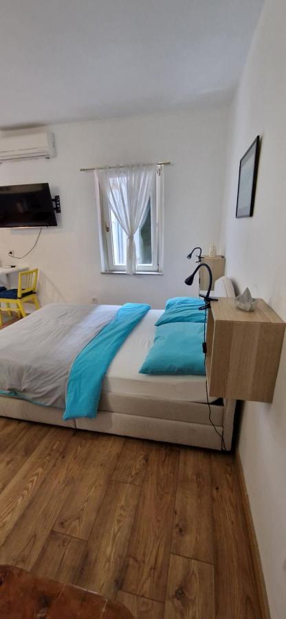 Monte B. Exclusive Apartment Ровин Екстериор снимка